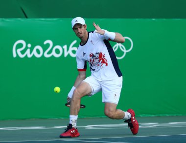 Rio De Janeiro, Brezilya - 12 Ağustos 2016: Olimpiyat Şampiyonu Andy Murray Büyük Britanya'nın işlemi Rio 2016 Olimpiyat Oyunları, Olympic Tennis Centre'erkekler tekler çeyrek final sırasında