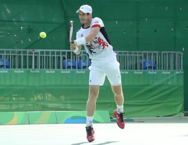 Rio De Janeiro, Brezilya - 12 Ağustos 2016: Olimpiyat Şampiyonu Andy Murray Büyük Britanya'nın işlemi Rio 2016 Olimpiyat Oyunları, Olympic Tennis Centre'erkekler tekler çeyrek final sırasında