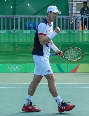 Rio De Janeiro, Brezilya - 12 Ağustos 2016: Olimpiyat Şampiyonu Andy Murray Büyük Britanya'nın işlemi Rio 2016 Olimpiyat Oyunları, Olympic Tennis Centre'erkekler tekler çeyrek final sırasında