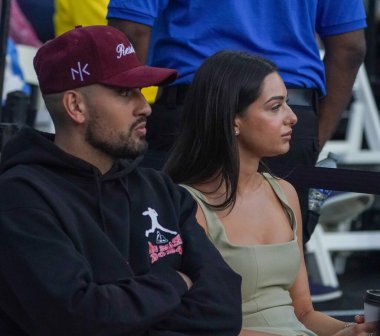 NEW YORK - 22 AUGust 2024: Profesyonel tenisçi Nick Kyrgios ve kız arkadaşı Costeen Hatzi, New York 'taki Forest Hills Stadyumu' nda 2024 Ultimate Tennis Showdown New York Day 1.
