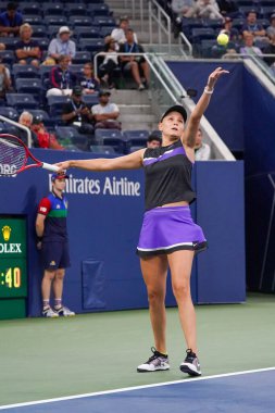 NEW YORK - SEPTEMBER 2, 2019: Hırvat profesyonel tenisçi Donna Vekiç, 2019 ABD Açık 16 turluk karşılaşmasında Louis Armstrong Stadyumu 'nda Alman Julia Gorges ile karşı karşıya geldi.