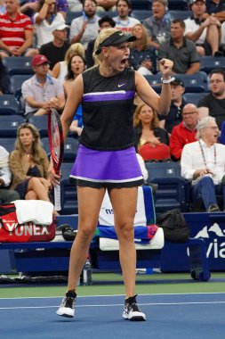 NEW YORK - SEPTEMBER 2, 2019: Hırvat profesyonel tenisçi Donna Vekiç, 2019 ABD Açık 16 turluk karşılaşmasında Louis Armstrong Stadyumu 'nda Alman Julia Gorges ile karşı karşıya geldi.