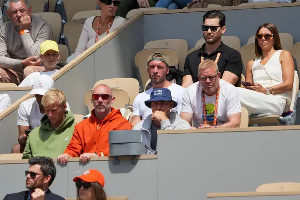 stock image PARIS, FRANCE - JUNE 3, 2024: Aryna Sabalenka's team during 2024 Roland Garros fourth round match between Aryna Sabalenka of Belarus and Emma Navarro of United States in Paris, France