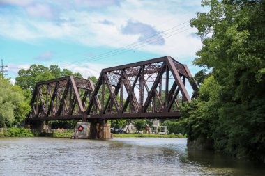 CSX Batı Kıyısı Köprüsü Erie Kanalı üzerinde (E-167 Köprüsü) New York 'un kuzeyinde