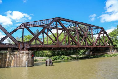 CSX Batı Kıyısı Köprüsü Erie Kanalı üzerinde (E-167 Köprüsü) New York 'un kuzeyinde