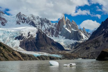 Los Glaciares Ulusal Parkı 'ndaki Laguna Torre Gölü, Arjantin Patagonya