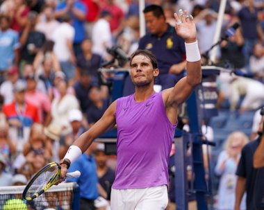 NEW YORK - 31 AĞUSTOS 2019 İspanya Grand Slam şampiyonu Rafael Nadal, New York 'taki Billie Jean King Ulusal Tenis Merkezi' nde oynanan 2019 ABD Açık üçüncü tur karşılaşmasından sonra zaferini kutladı.