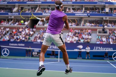 New York - 31 Ağustos 2019 Grand Slam şampiyonu İspanyol Rafael Nadal, New York 'taki Billie Jean King Ulusal Tenis Merkezi' nde oynanan 2019 US Open üçüncü tur karşılaşmasında