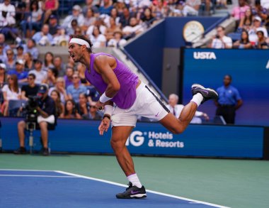 New York - 31 Ağustos 2019 Grand Slam şampiyonu İspanyol Rafael Nadal, New York 'taki Billie Jean King Ulusal Tenis Merkezi' nde oynanan 2019 US Open üçüncü tur karşılaşmasında