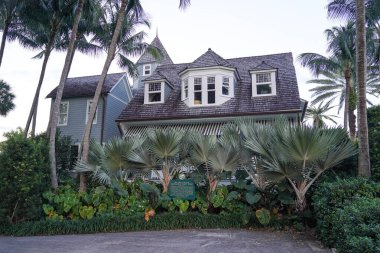 PALM BEACH, FLORIDA - 14 Kasım 2024: Tarihi Deniz Martı Kır Evi 1886 yılında inşa edildi ve Palm Beach, Florida 'daki en eski binadır