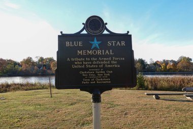 CLARKSTOWN, New York - 19 Ağustos 2020: Blue Star Memorial Marker Clarkstown, New York