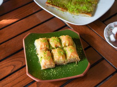 Geleneksel Türk Tatlısı Pistachio Baklava (Fistikli Baklava)