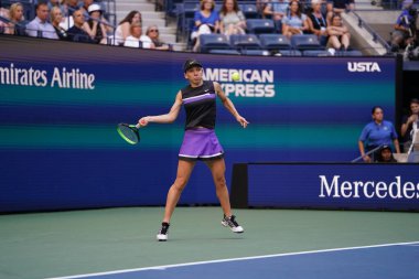 NEW YORK - 29 AUGust 2019: Romanya Grand Slam Şampiyonu Simona Halep, New York 'taki Billie Jean King Ulusal Tenis Merkezi' nde oynanan 2019 ABD Açık ikinci tur müsabakasında 