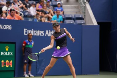 NEW YORK - 29 AUGust 2019: Romanya Grand Slam Şampiyonu Simona Halep, New York 'taki Billie Jean King Ulusal Tenis Merkezi' nde oynanan 2019 ABD Açık ikinci tur müsabakasında 