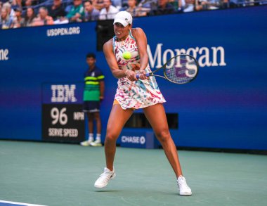 NEW YORK - 31 AUGust 2023: ABD 'li profesyonel tenisçi Madison Keys, New York' taki Billie Jean King Ulusal Tenis Merkezi 'nde oynanan 2023 ABD Açık' taki ikinci tur karşılaşmasında