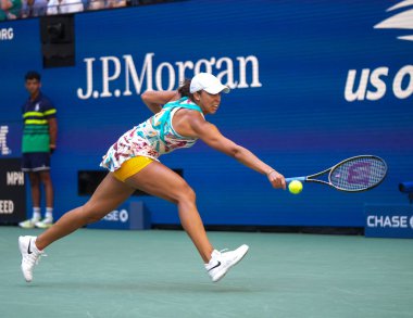 NEW YORK - 31 AUGust 2023: ABD 'li profesyonel tenisçi Madison Keys, New York' taki Billie Jean King Ulusal Tenis Merkezi 'nde oynanan 2023 ABD Açık' taki ikinci tur karşılaşmasında