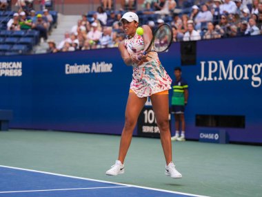 NEW YORK - 31 AUGust 2023: ABD 'li profesyonel tenisçi Madison Keys, New York' taki Billie Jean King Ulusal Tenis Merkezi 'nde oynanan 2023 ABD Açık' taki ikinci tur karşılaşmasında