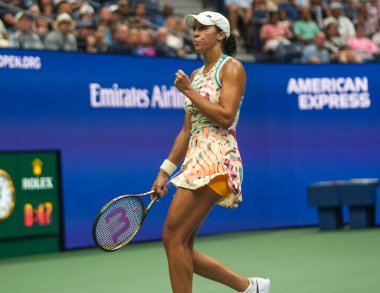 NEW YORK - SEPTEMBER 4, 2023: ABD 'li profesyonel tenisçi Madison Keys, New York' taki Billie Jean King Ulusal Tenis Merkezi 'nde oynanan 2023 ABD Açık turnuvasında 16.
