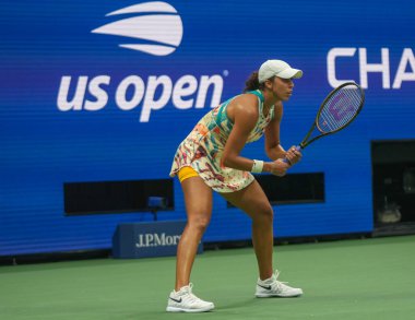 NEW YORK - SEPTEMBER 4, 2023: ABD 'li profesyonel tenisçi Madison Keys, New York' taki Billie Jean King Ulusal Tenis Merkezi 'nde oynanan 2023 ABD Açık turnuvasında 16.