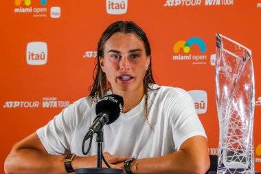 MIAMI GARDENS, FLORIDA - 29 Mart 2025 Miami Açık Şampiyonu Aryna Sabalenka bayanlar final maçında ABD 'li Jessica Pegula' yı yendikten sonra düzenlediği basın toplantısında