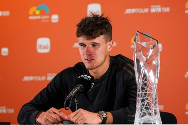 MIAMI GARDENS, FLORIDA - Erkekler tekler final maçında Sırp Novak Cokoviç 'i yendikten sonra düzenlediği basın toplantısında 30 Mart 2025 Miami Açık Şampiyonu Jakub Mensik