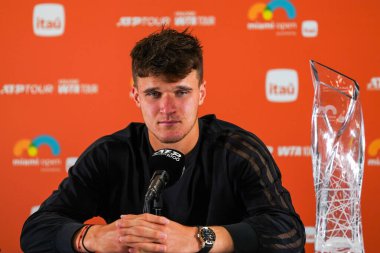 MIAMI GARDENS, FLORIDA - Erkekler tekler final maçında Sırp Novak Cokoviç 'i yendikten sonra düzenlediği basın toplantısında 30 Mart 2025 Miami Açık Şampiyonu Jakub Mensik