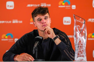 MIAMI GARDENS, FLORIDA - Erkekler tekler final maçında Sırp Novak Cokoviç 'i yendikten sonra düzenlediği basın toplantısında 30 Mart 2025 Miami Açık Şampiyonu Jakub Mensik