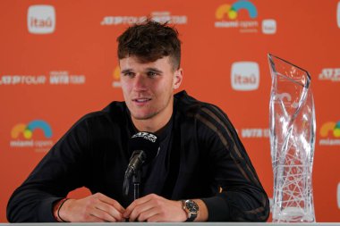 MIAMI GARDENS, FLORIDA - Erkekler tekler final maçında Sırp Novak Cokoviç 'i yendikten sonra düzenlediği basın toplantısında 30 Mart 2025 Miami Açık Şampiyonu Jakub Mensik