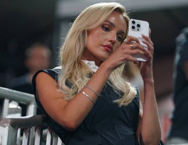 MIAMI GARDENS, FLORIDA - 27 Mart 2025: Amerikalı bir sosyal medya kişiliği, sözü geçen ve Taylor Fritz 'in kız arkadaşı Morgan Riddle Miami' deki Hard Rock Stadyumu 'nda 2025 Miami Açık' ta oynanan çeyrek final maçına katıldı.