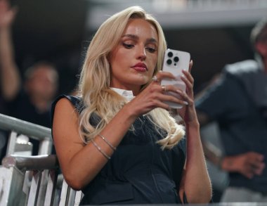 MIAMI GARDENS, FLORIDA - 27 Mart 2025: Amerikalı bir sosyal medya kişiliği, sözü geçen ve Taylor Fritz 'in kız arkadaşı Morgan Riddle Miami' deki Hard Rock Stadyumu 'nda 2025 Miami Açık' ta oynanan çeyrek final maçına katıldı.