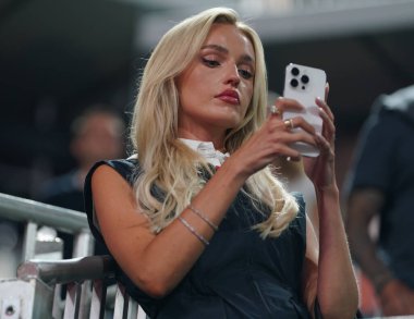 MIAMI GARDENS, FLORIDA - 27 Mart 2025: Amerikalı bir sosyal medya kişiliği, sözü geçen ve Taylor Fritz 'in kız arkadaşı Morgan Riddle Miami' deki Hard Rock Stadyumu 'nda 2025 Miami Açık' ta oynanan çeyrek final maçına katıldı.