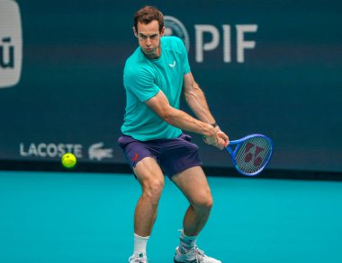 MIAMI GARDENS, FLORIDA - 30 Mart 2025: Novak Cokoviç 'in antrenman koçu Andy Murray, Miami Açık erkekler final maçından önce Miami' deki Hard Roch Stadyumu 'nda Jakub Mensik' e karşı oynamıştı. 