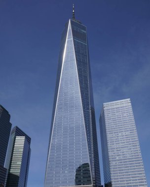 New York - 23 Mart 2025, Manhattan 'da Özgürlük Kulesi. One World Trade Center, Batı Yarımküre 'deki en yüksek bina ve dünyanın en yüksek üçüncü binasıdır.