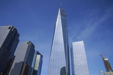 New York - 23 Mart 2025, Manhattan 'da Özgürlük Kulesi. One World Trade Center, Batı Yarımküre 'deki en yüksek bina ve dünyanın en yüksek üçüncü binasıdır.
