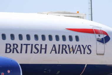 LIVINGSTONE, ZAMBIA - 2 Ekim 2018: British Airways jeti Livingstone, Zambiya 'daki Harry Mwaanga Nkumbula Uluslararası Havalimanı pistinde. 