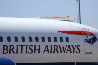 LIVINGSTONE, ZAMBIA - 2 Ekim 2018: British Airways jeti Livingstone, Zambiya 'daki Harry Mwaanga Nkumbula Uluslararası Havalimanı pistinde. 