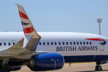 LIVINGSTONE, ZAMBIA - 2 Ekim 2018: British Airways jeti Livingstone, Zambiya 'daki Harry Mwaanga Nkumbula Uluslararası Havalimanı pistinde. 