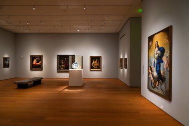 BATI PALM BEACH, FLORIDA - 12 Haziran 2024: Batı Palm Beach, Florida 'daki Norton Sanat Müzesinin iç görünümü