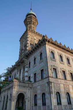Villa Crespi 'nin dış görünüşü, Orta San Giulio, İtalya' daki Three Michelin Stars Restaurant ve One Michelin Key Hotel 'in evi.