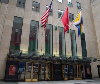 NEW YORK - 26 Haziran 2025: Christie 'nin New York' taki Rockefeller Plaza 'daki genel merkezi. Christie dünyanın en büyük sanat işi ve güzel sanatlar müzayede evi.