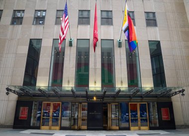 NEW YORK - 26 Haziran 2025: Christie 'nin New York' taki Rockefeller Plaza 'daki genel merkezi. Christie dünyanın en büyük sanat işi ve güzel sanatlar müzayede evi.