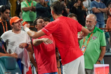 MIAMI GARDENS, FLORIDA - 30 Mart 2025 Miami Açık Şampiyonu Jakub Mensik, erkekler Hard Rock Stadyumu 'nda oynanan erkekler tekler finalinde Novak Cokoviç' i yenerek takımı ile zaferini kutladı 