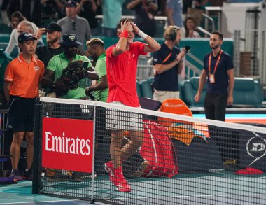 MIAMI GARDENS, FLORIDA - 30 Mart 2025 Miami Açık Şampiyonu Jakub Mensik, erkekler Hard Rock Stadyumu 'nda oynanan erkekler tekler finalinde Sırp Novak Cokoviç' i yenerek zaferini kutladı 