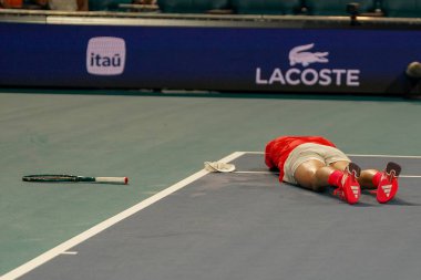 MIAMI GARDENS, FLORIDA - 30 Mart 2025 Miami Açık Şampiyonu Jakub Mensik, erkekler Hard Rock Stadyumu 'nda oynanan erkekler tekler finalinde Sırp Novak Cokoviç' i yenerek zaferini kutladı 