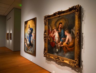 BATI PALM BEACH, FLORIDA - 12 Haziran 2024: Batı Palm Beach, Florida 'daki Norton Sanat Müzesinin iç görünümü