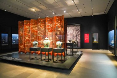 BATI PALM BEACH, FLORIDA - 12 Haziran 2024: Batı Palm Beach, Florida 'daki Norton Sanat Müzesinin iç görünümü