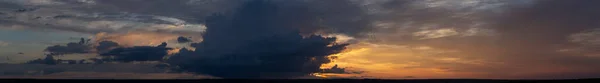 Paysage Avec Coucher Soleil Sanglant Panorama Ciel Sombre Tragique Les — Photo