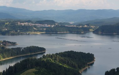 Bulgaristan 'daki Dospat rezervuarından güzel manzara
