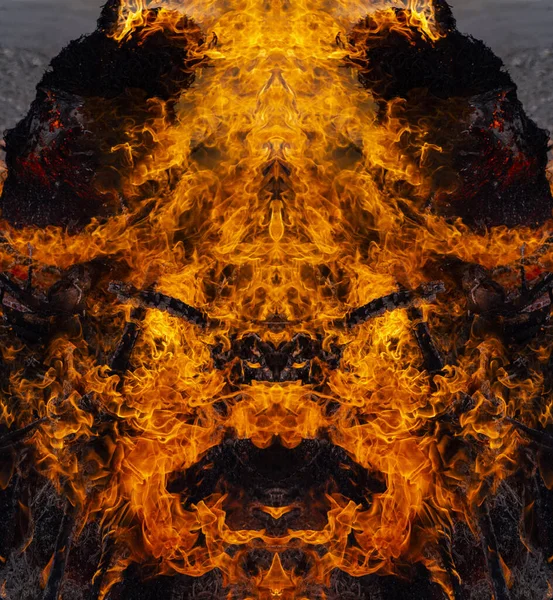 Ateşli Bir Yüz Ateş Tanrısı Şeytani Bir Ruh Savaşın Karbon — Stok fotoğraf