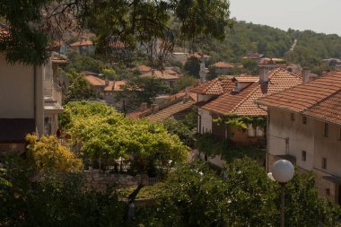 Bulgar resort-balçık. Sabah güneş ışınlarının siyah deniz şehir. Doğu Avrupa rekreasyon alanı.